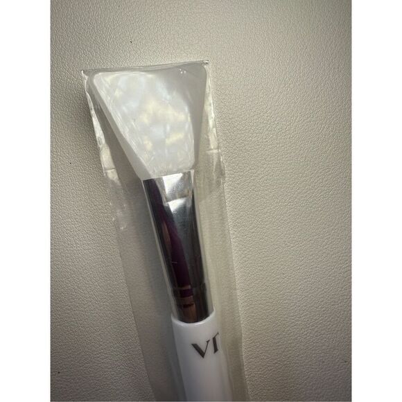 VT COSMETICS Silicone Brush - Picture 3 of 4